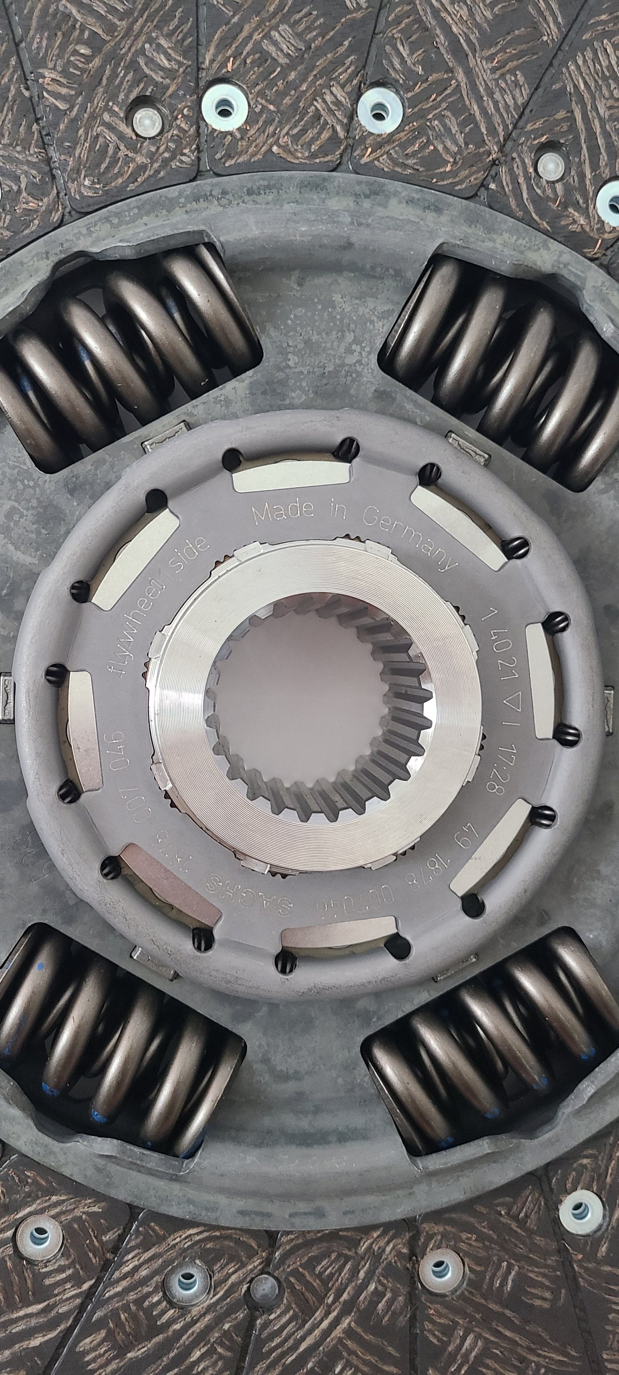 Buy SACHS Clutch Kit for Volvo VNL / Mack | I-SHIFT AT02612D | 85002560 Online in USA at Best Price - Zorka Impex