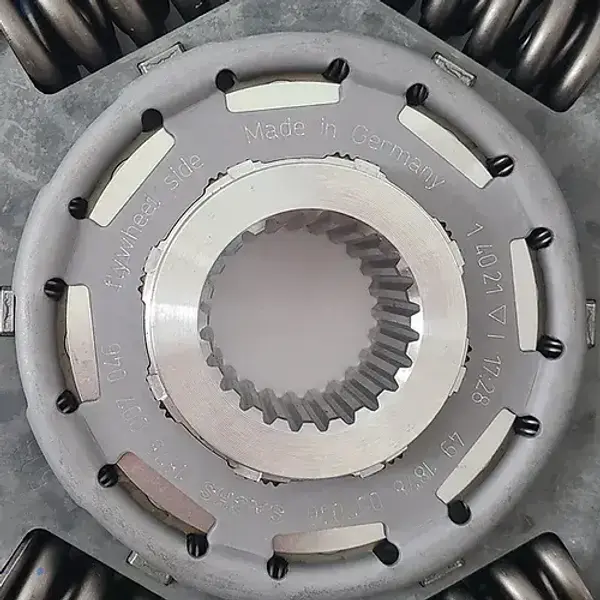 Buy SACHS Clutch Kit for Volvo VNL / Volvo D13 with I-SHIFT Transmission AT02612D Online in USA at Best Price - Zorka Impex