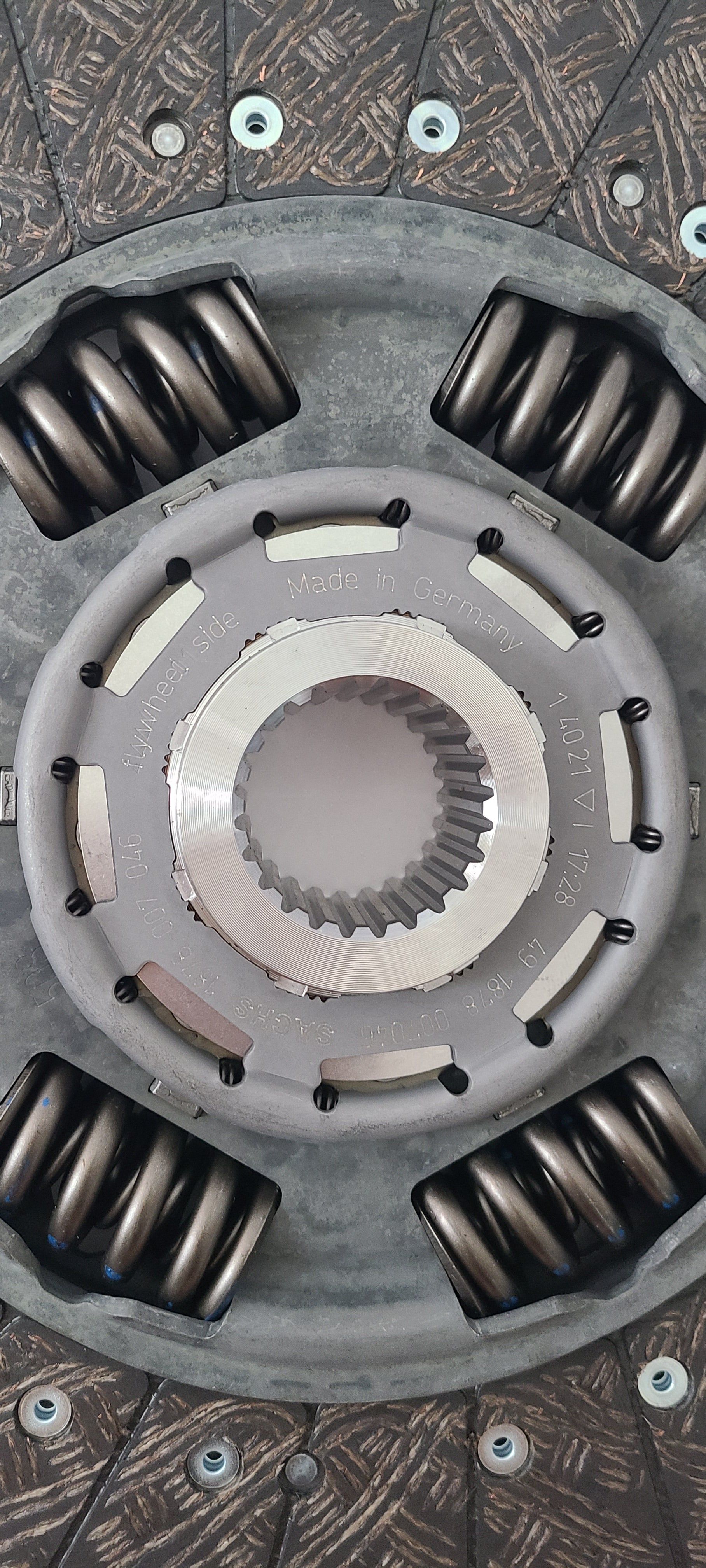 SACHS Clutch Kit Volvo VNL/Mack I-SHIFT AT02612D | 85002560